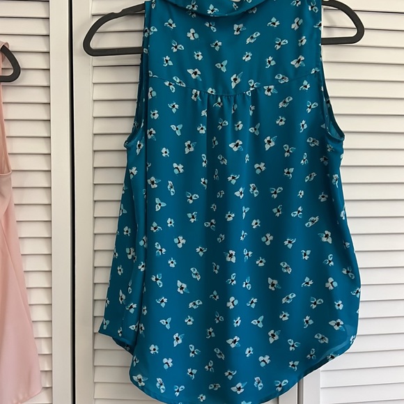 Blue floral button up blouse - Picture 4 of 5